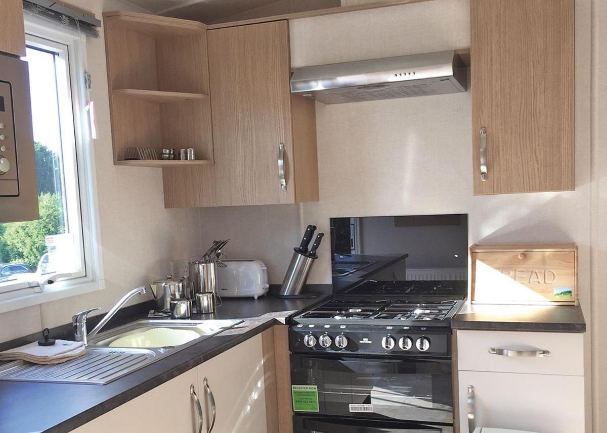 Mercury Yacht Harbour And Holiday Park Lower Swanwick Екстериор снимка