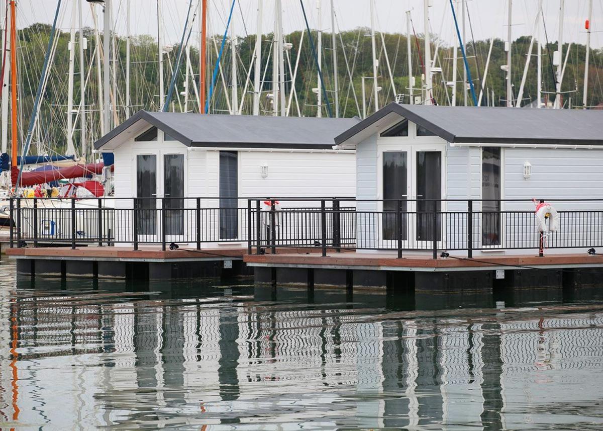 Mercury Yacht Harbour And Holiday Park Lower Swanwick Екстериор снимка